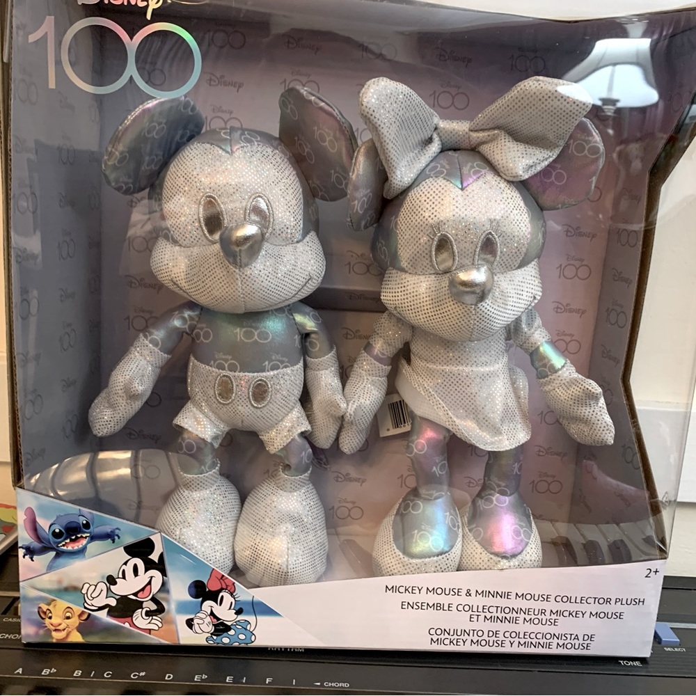 Mickey Mouse & Minnie Mouse Collector Plush Ensemble Collection. Disney 100